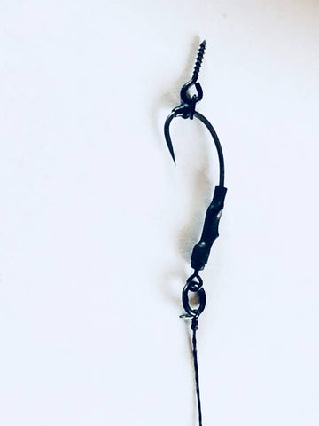PACK OF 5 ALL BLACK RONNIE RIGS ON CURVED SHANK HOOKS